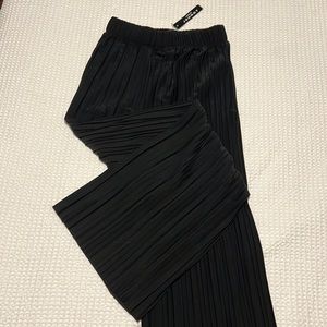 Pleated Wide Leg Palazzo Maxi Pants with Elastic Band. BRAND NEW